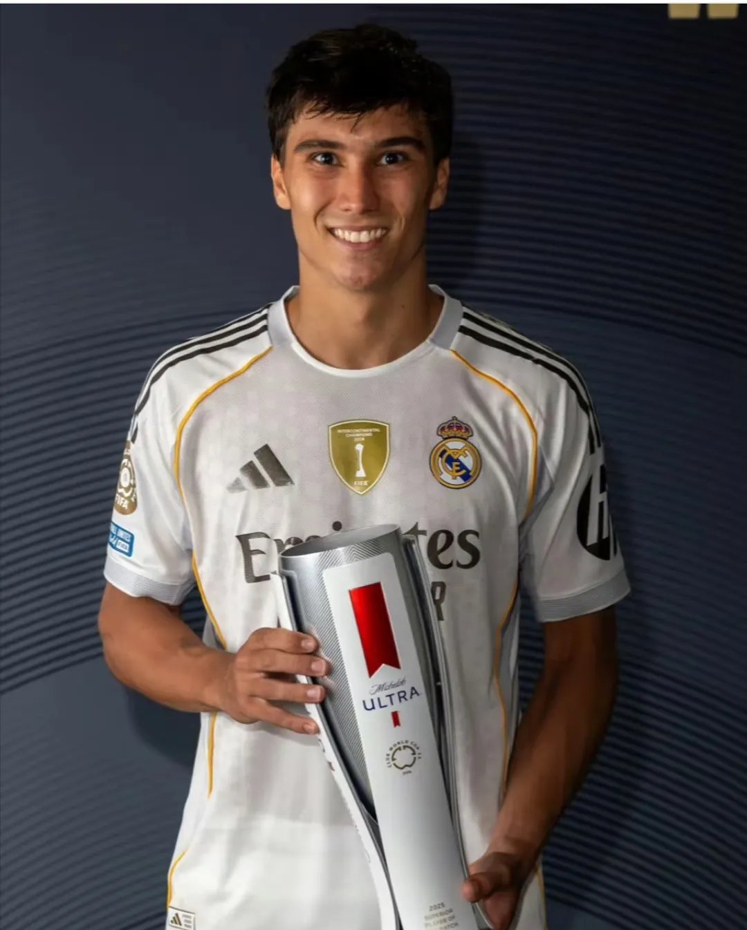 尤文图斯训练开放日,今晨队长鼓劲引欢呼,德国杯在即,轮换策略成焦点-爱博电竞