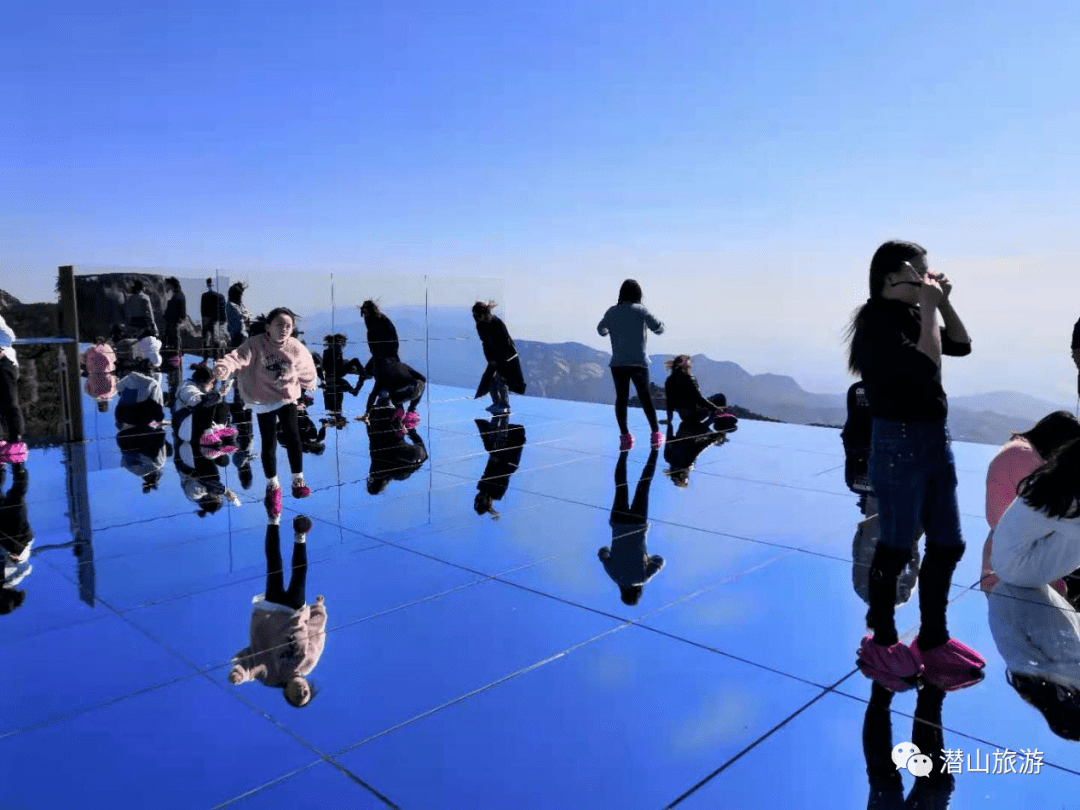 包含赛地聚焦：葡超清晨热度飙升，洛杉矶快船队长鼓劲，赛场秩序良好，心理建设被强调的词条